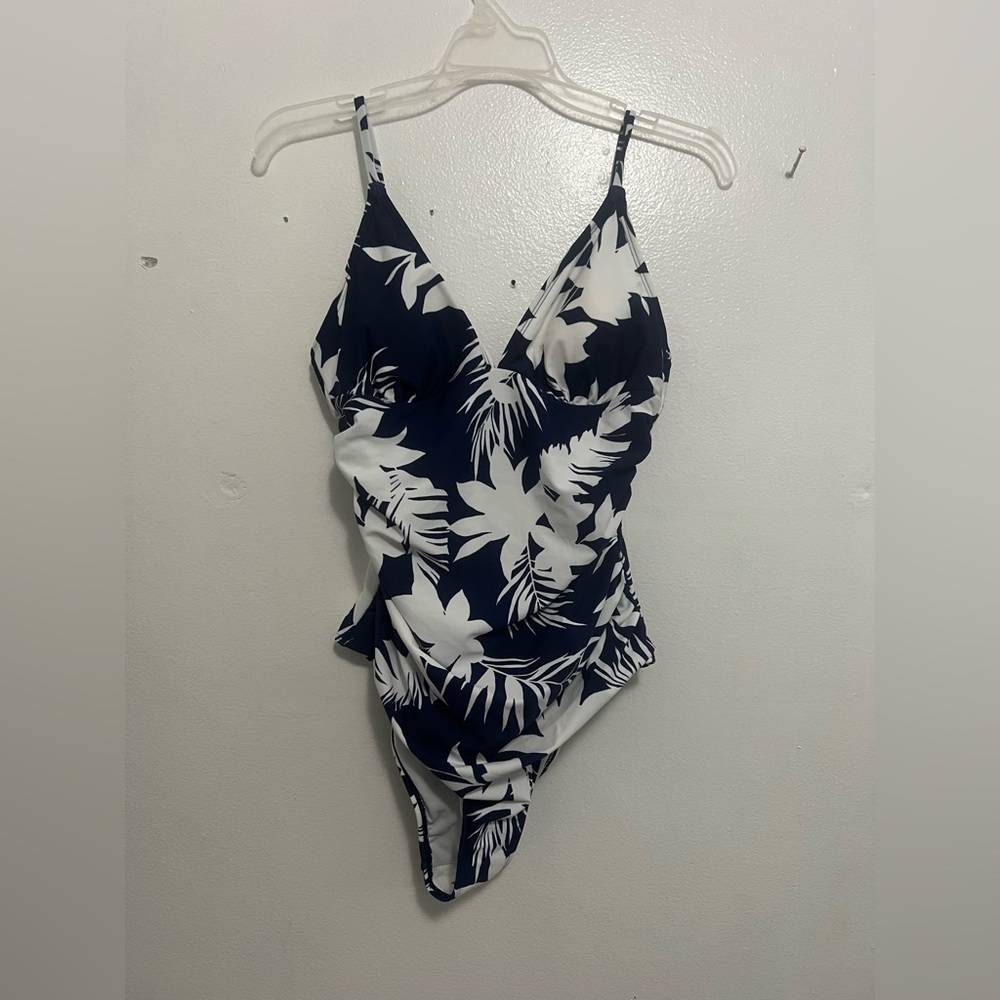 Women’s Cupshe One Piece Hawaiian Print Swimsuit